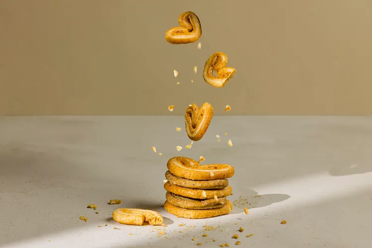 兩款口味將涵碧樓的旅人記憶，以千層酥鬆的蝴蝶酥呈現。涵碧樓提供