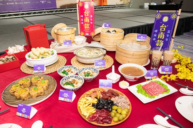 台南市府準備一整桌好料，但宣美一口都沒吃。COME ON JKSSP提供