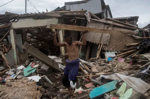 印尼西爪哇再傳6.4地震　民眾嚇得衝到屋外