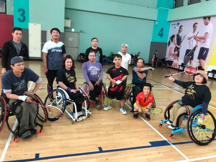 身心障朋友在家長、教練的支持下，勇於克服生理不便，在全國比賽的舞台發光發熱。新竹市身心無障愛羽球協會提供