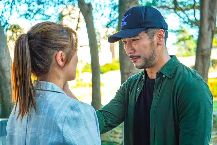 羅平（右）與楊雅筑的愛充滿痛苦與糾結。中視提供