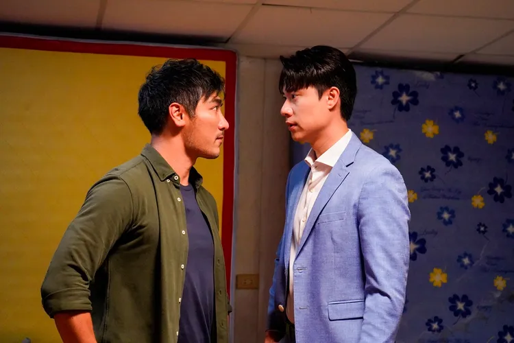 劉書宏（右）和羅平眼神交鋒。中視提供