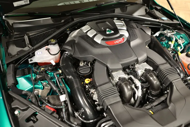 2.9升90度夾角V6雙渦輪增壓引擎被調校至540匹。翁玉信攝