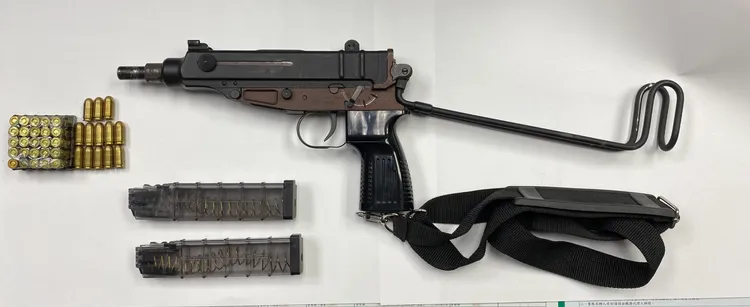 捷克製「VZ61蠍式衝鋒槍」，每分鐘可射出850發子彈，黑市價格超過60萬元。讀者提供