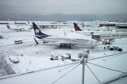 大雪擾亂溫哥華機場 華航長榮班機受影響