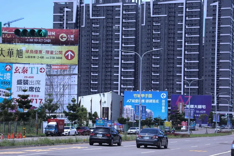 根據專家觀點，俄烏戰爭引爆的通膨壓力不小，通膨衝擊民眾的經濟所得，購屋壓力只會越來越大，示意圖。資料畫面