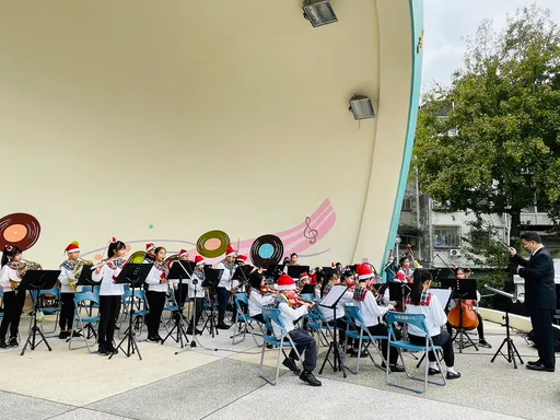 新北三重228和平公園音樂聖誕會 2國小音樂團接力演出