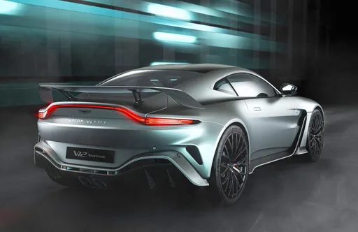 最後的美好|限量333台英倫猛獸 Aston Martin V12 Vantage 12/8在台亮相