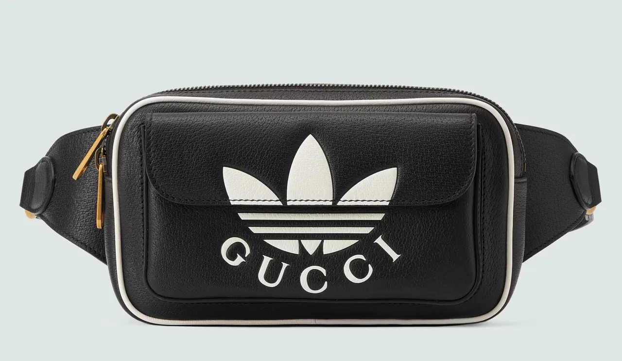 adidas x Gucci聯名系列黑色腰包,6萬5900元。品牌提供
