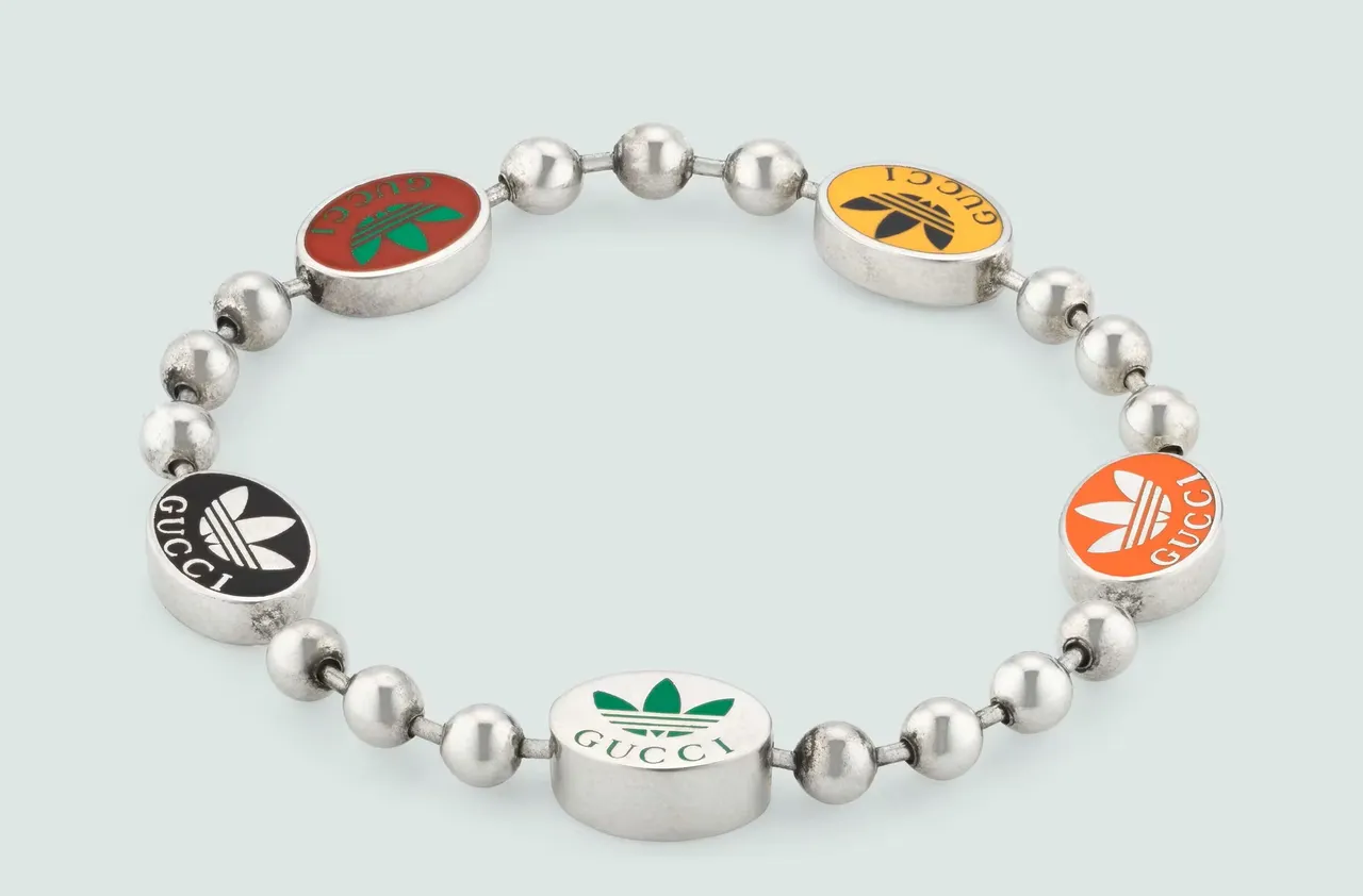 adidas x Gucci聯名系列Gucci Trefoil珠鍊式手鍊,3萬100元。品牌提供