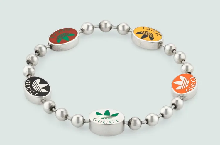adidas x Gucci聯名系列Gucci Trefoil珠鍊式手鍊，3萬100元。品牌提供
