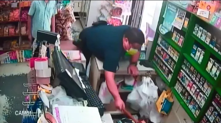 警方聞訊趕往，入店制止。警方提供