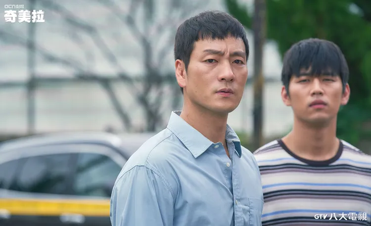 朴海秀（左）自爆開拍第1天夢到便便，相信遇「黃金」會大發。八大電視提供