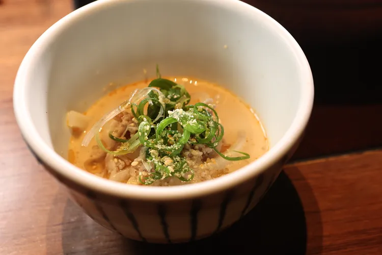 逸品 胡麻烏龍擔擔麵。翁玉信攝