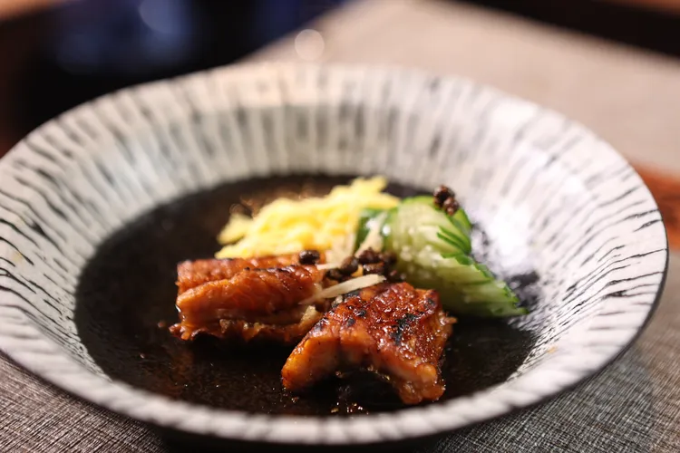 前菜 蒲燒鰻魚。翁玉信攝