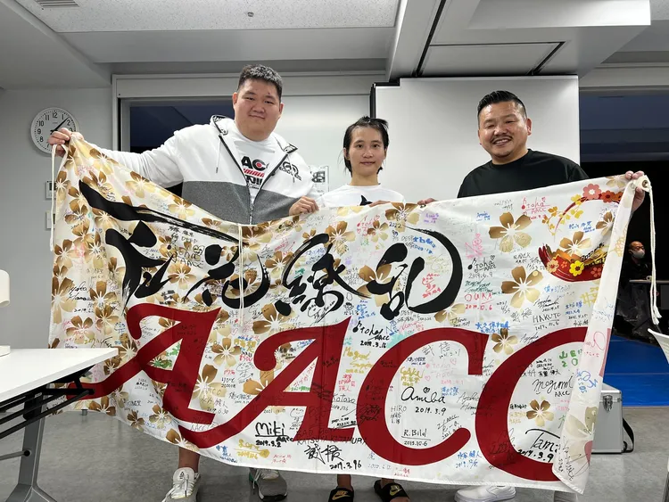 黃偵玲（中）賽前相當感性發文謝謝大家的幫助。翻攝黃偵玲臉書