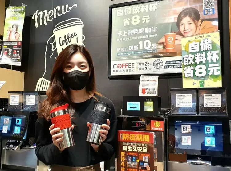 北市12/1起禁用一次性塑膠杯。業者提供