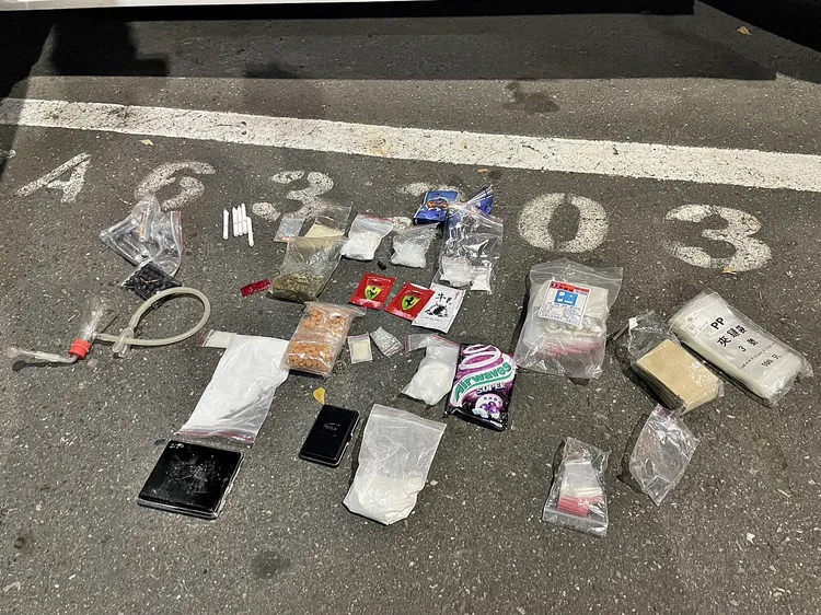 警方查獲大量毒品。讀者提供