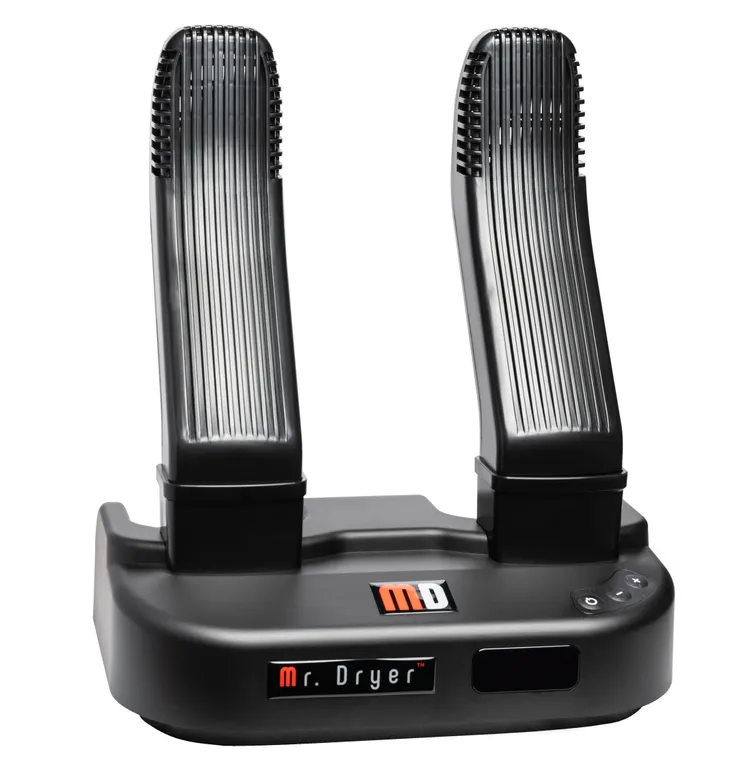 「多功能騎士裝備烘乾機 MD-100D」整組建議售價2980元，並可加價300元選購不同多功能支架配件擴充使用。業者提供