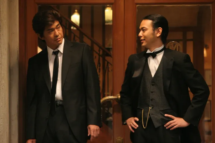 《魔幻時刻》2大帥哥妻夫木聰(右)、佐藤浩市拼演技。傳影互動