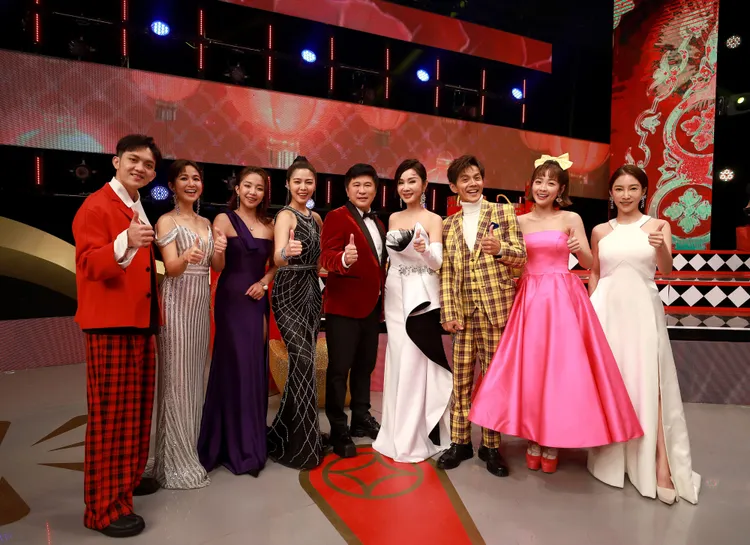 除夕特別節目《民視第一發發發》日前錄製華麗百人大開場單元。民視提供