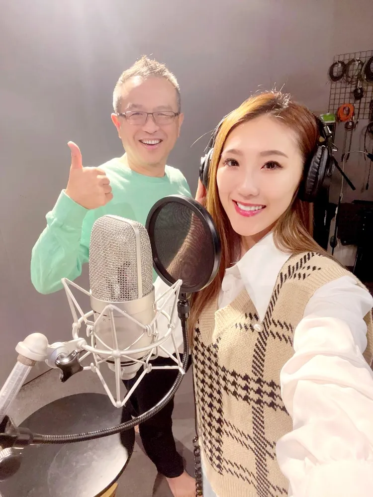 謝金晶在老哥的邀請下，首次擔任聲優。豬哥亮電視台提供