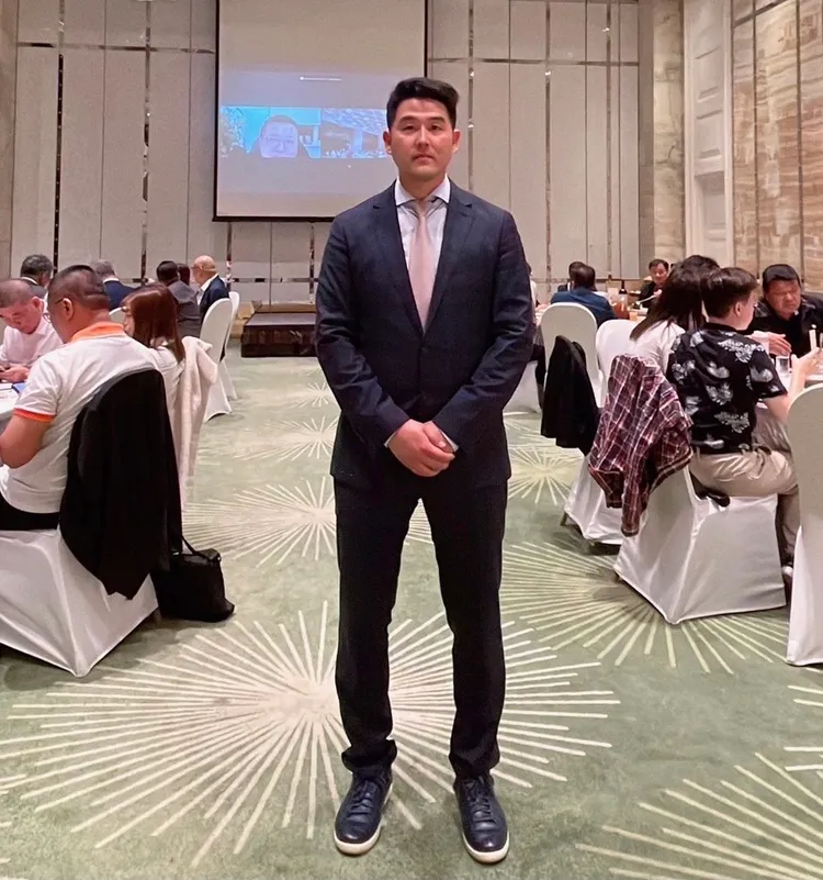 美利威不動產創始人張偉柏表示，這兩年很多台灣人赴美國購買房地產，主要原因是兩岸局勢不穩定，興起高資產族群置產避險的想法。張偉柏提供