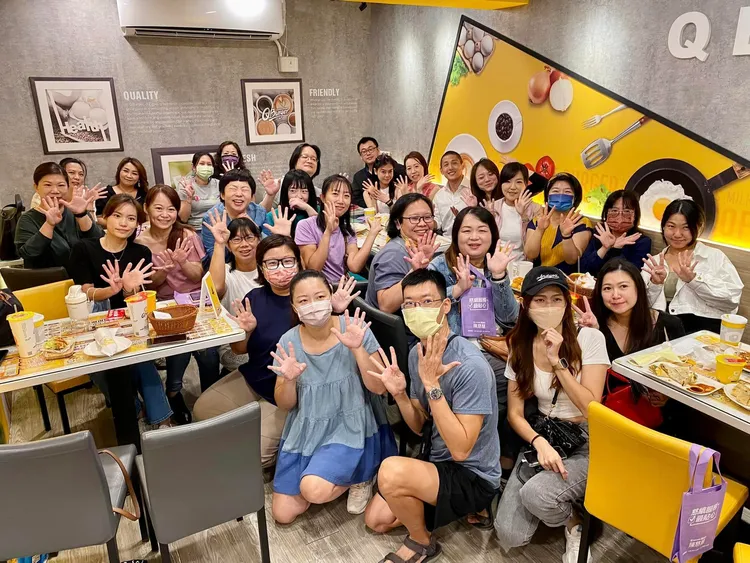 吳怡農有大批支持者。翻攝自吳怡農臉書