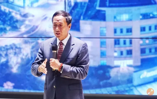 郭台銘為疫苗槓上薛瑞元 上海復星聲明「未來訂單可換成BNT次世代疫苗」