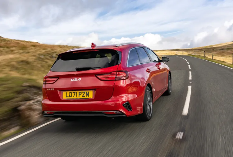 Kia Ceed Sportswagon車尾部分主要換上全新LED燈組、細修保桿線條，並且導入了動態指示方向燈。原廠照片