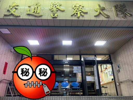 交通錐不再惹厭！台中警所這棵聖誕樹　就地取材很應景