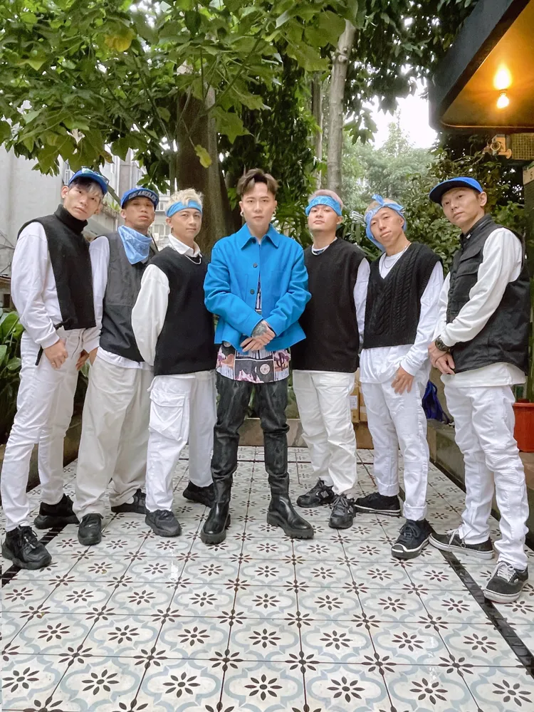 蕭秉治跨年帶舞群表演。相信提供