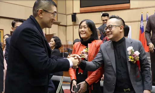 綠一敗塗地卻首次攻下基隆議長！幕後操盤手是他　一通電話悄悄扳倒藍天