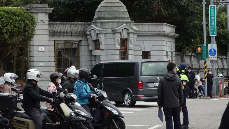 蔡英文中午召集黨籍立委討論延長案。莊宗達攝