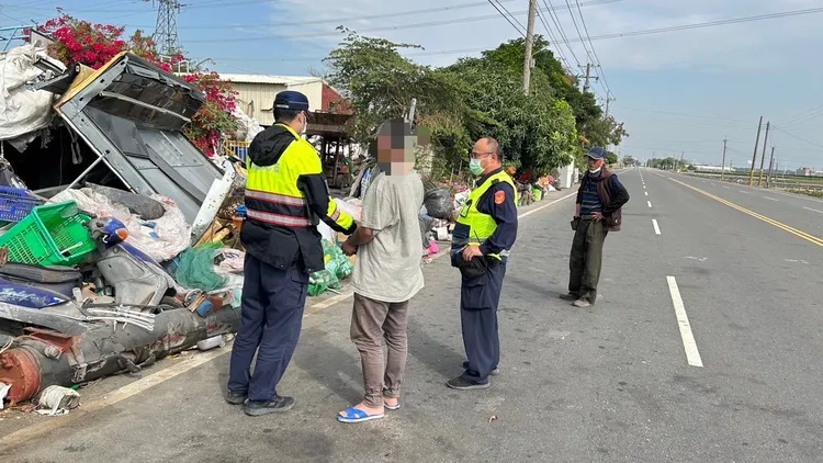 警方帶林嫌前往回收場追贓。民眾提供
