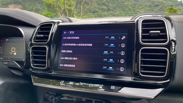 小改款C5 Aircross依循過往，全車系都配Level 2的主動駕駛輔助系統。陳志淵攝