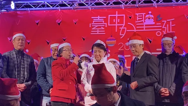 牧師晚間為台中市長盧秀燕與台中市民祈禱。曾雪蒨攝