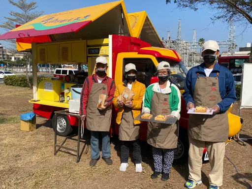 高雄「行動元氣車」助街友自立更生　受訓烤彩虹吐司變達人