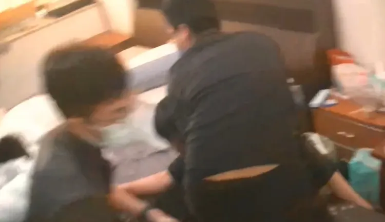 警方壓制嫌犯。讀者提供