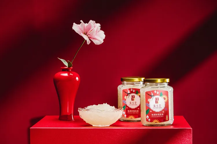 琉元堂「極濃鮮燉燕盞」濃度高到倒不出一滴水，買5瓶即贈送一瓶。業者提供