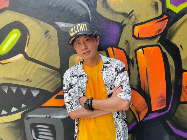 《我的朋友很好動》由B.A.D前團員Danny黃柏文主持。民視提供