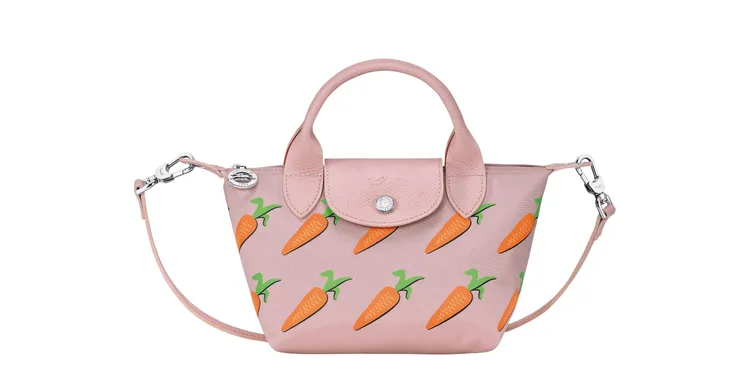 兔年系列迷你手提包，5900元。品牌提供