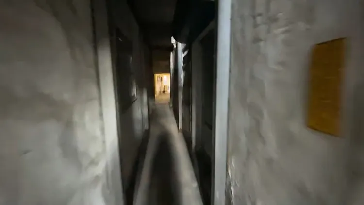 在白天進入通道，其實還算明亮。民眾提供