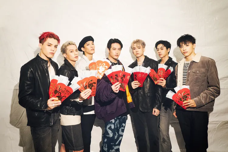 熊仔(中)和師弟男團Ozone。索尼提供