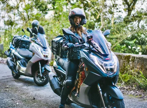 美女主持段慧琳隔10年踏上重機 落石襲擊險「雷殘」