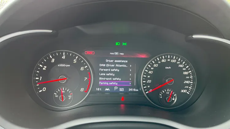 Stinger在小改款後全車系都標配符合Level 2半自動駕駛輔助的ADAS系統。陳志淵攝