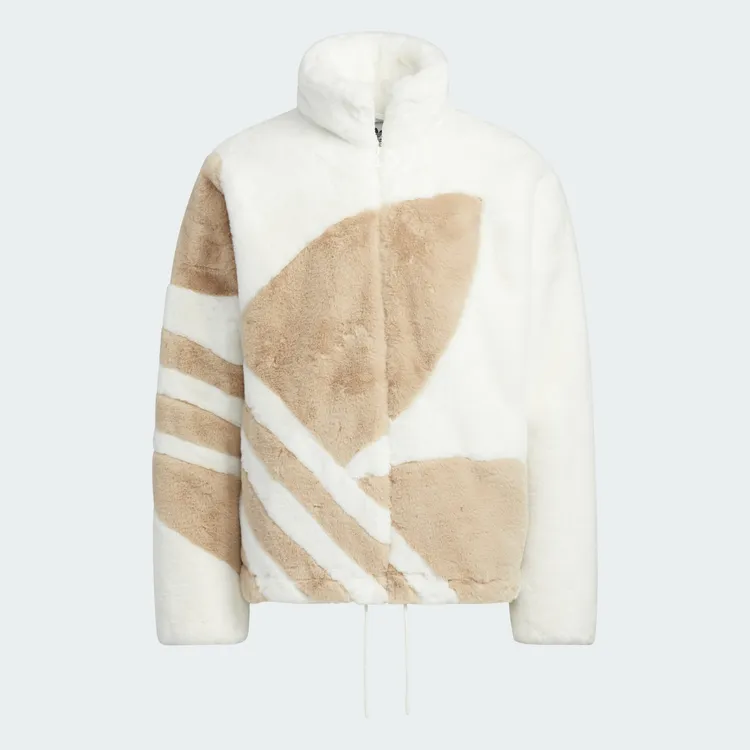 米白搭奶茶色配色環保皮草中性外套，4890元。品牌提供