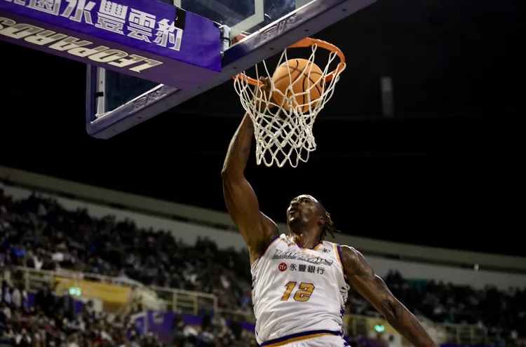 霍華德灌籃。林林攝