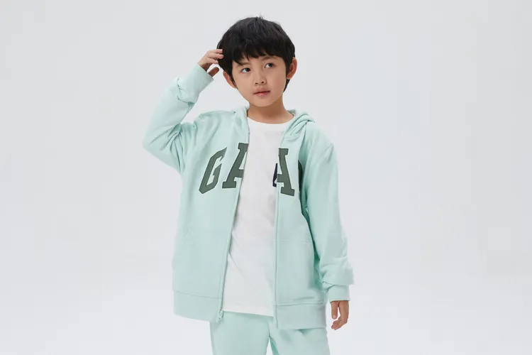 Gap冰淇淋系列除了男女同款中性版型，也有同款Gap Kids服飾打造俏皮親子裝。業者提供