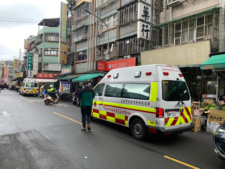 警消到場時，陳男已氣絕身亡。翻攝畫面